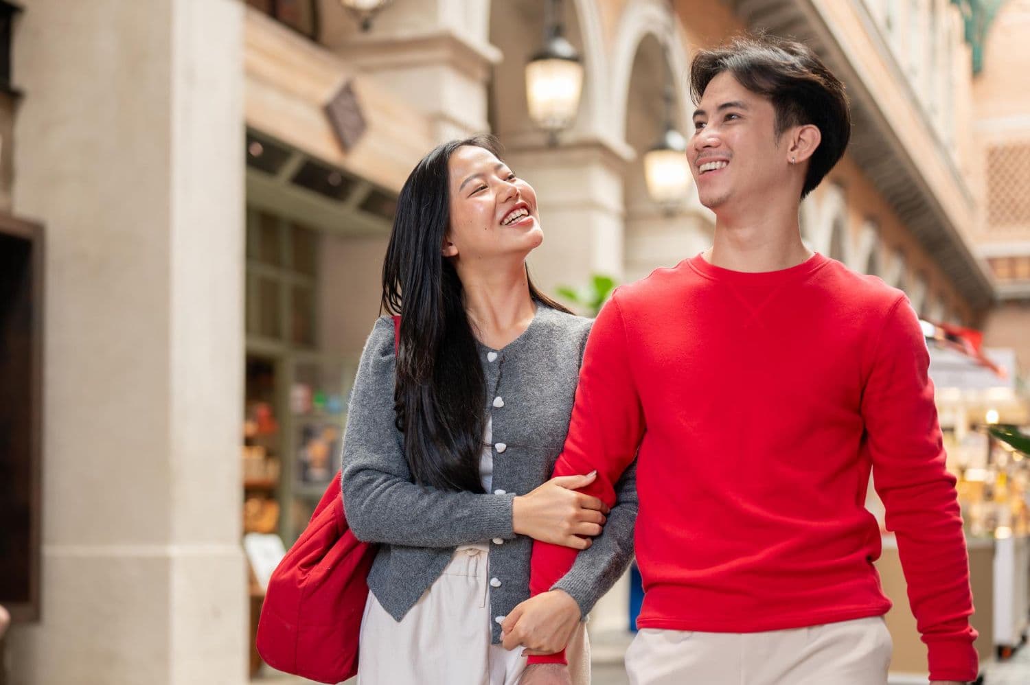 Being Dominant in a Relationship: Healthy vs Unhealthy Traits and How to Find Balance